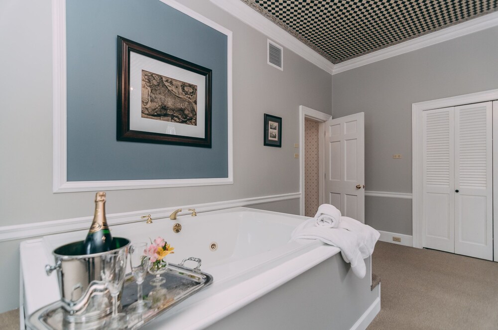 Jetted Tub