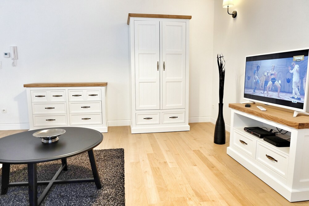 Apartment, 1 Bedroom - Living Room