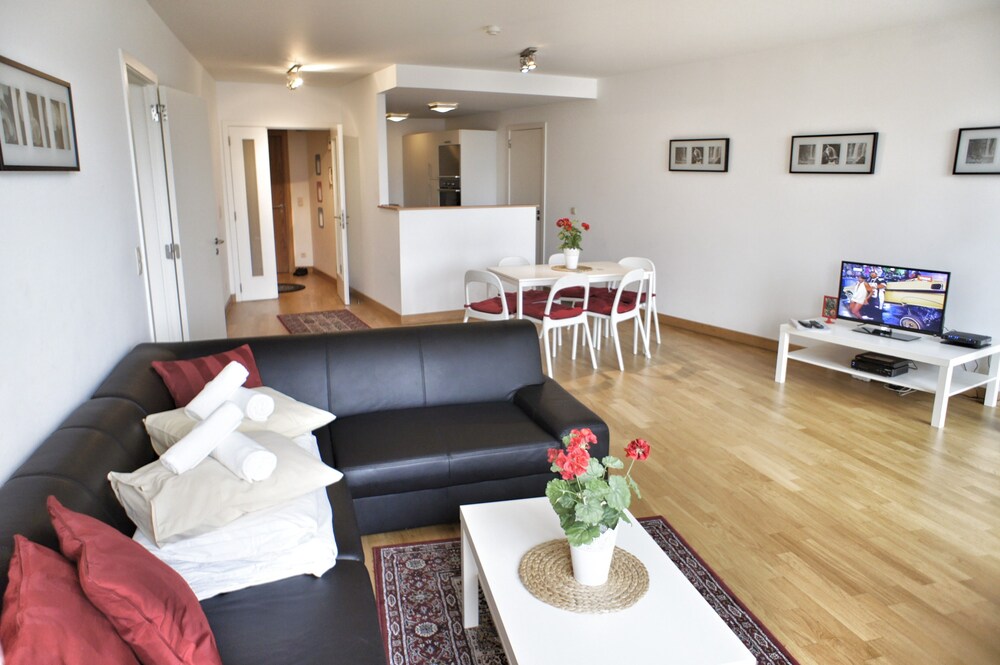 Apartment, 2 Bedrooms - Living Area