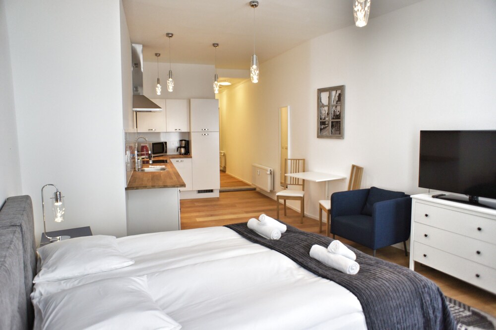 Studio - Guestroom
