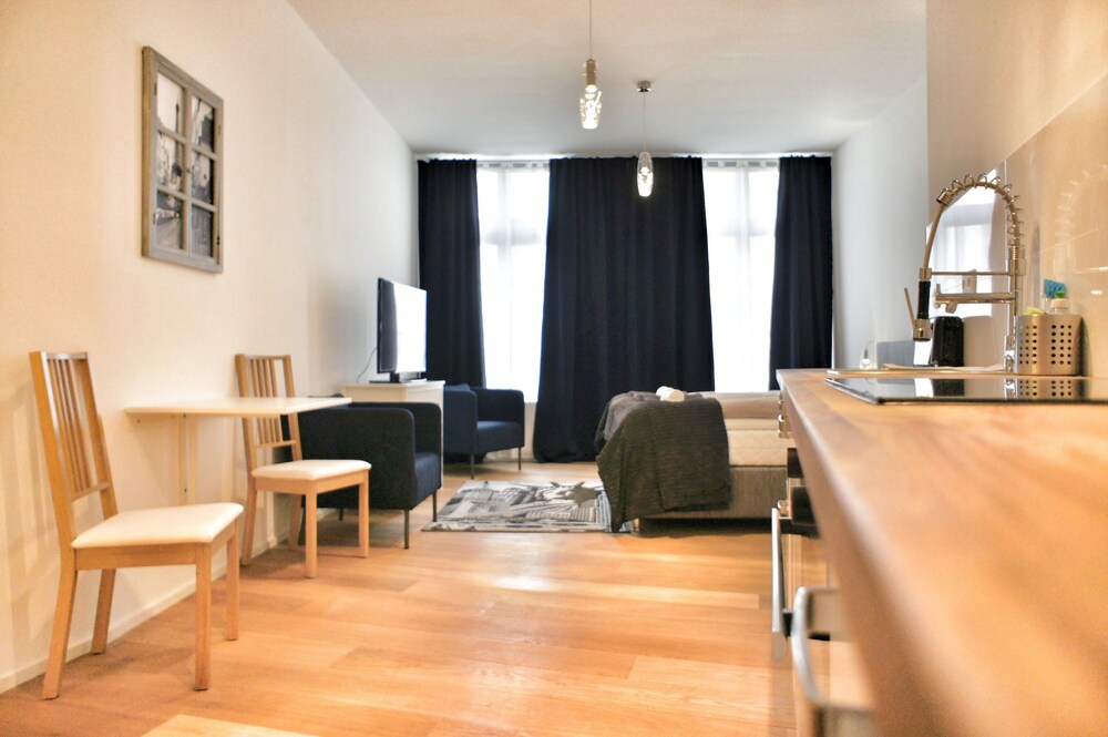 Studio - Guestroom