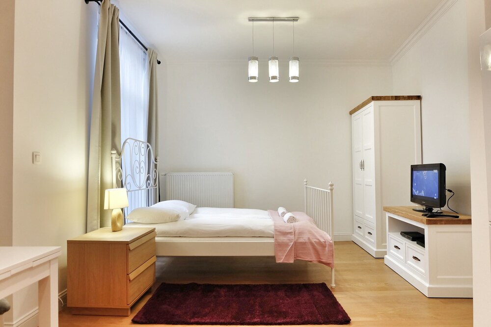 Studio - Guestroom
