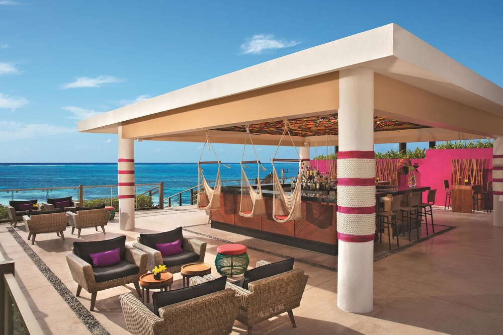 Bar (on property), Dreams Jade Resort & Spa - All Inclusive