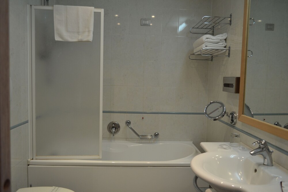 Jetted Tub