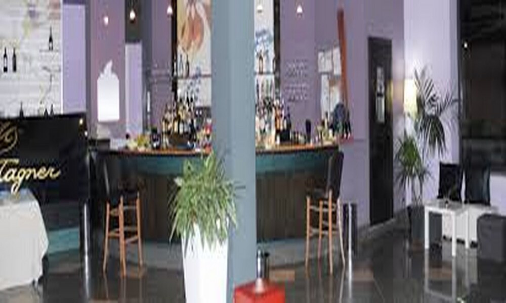 Hotel Bar