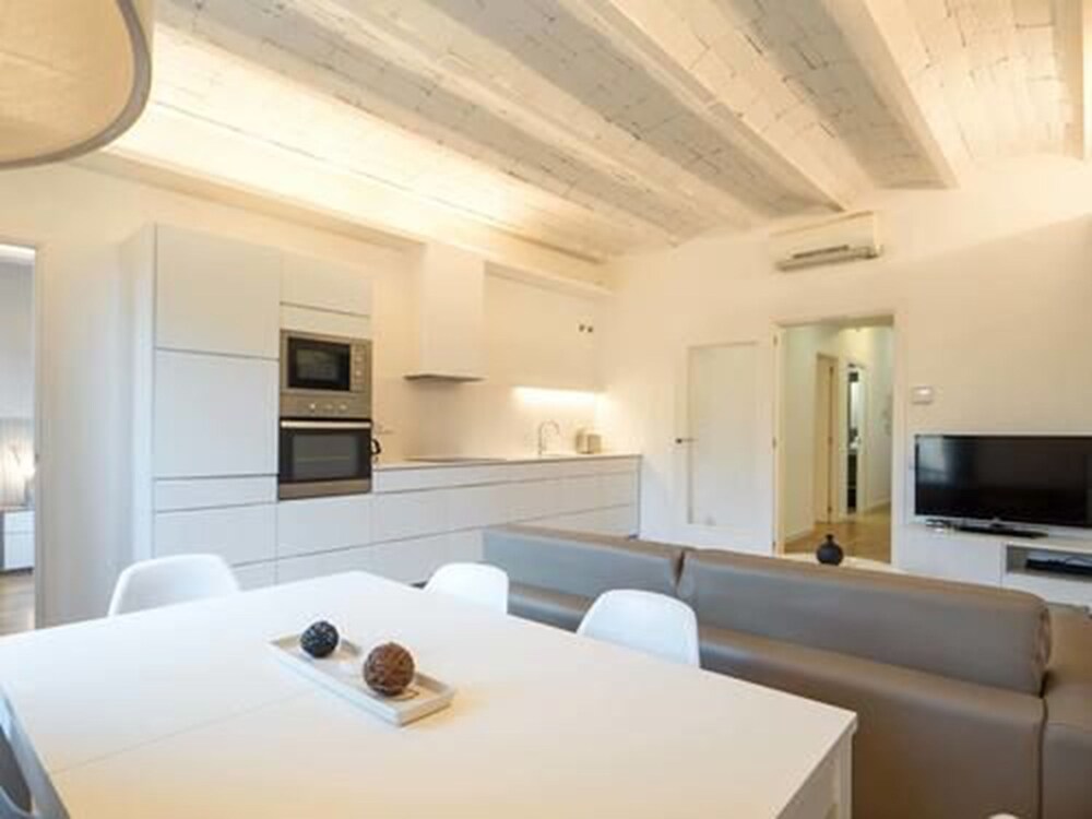 Superior Apartment, 3 Bedrooms - Living Room
