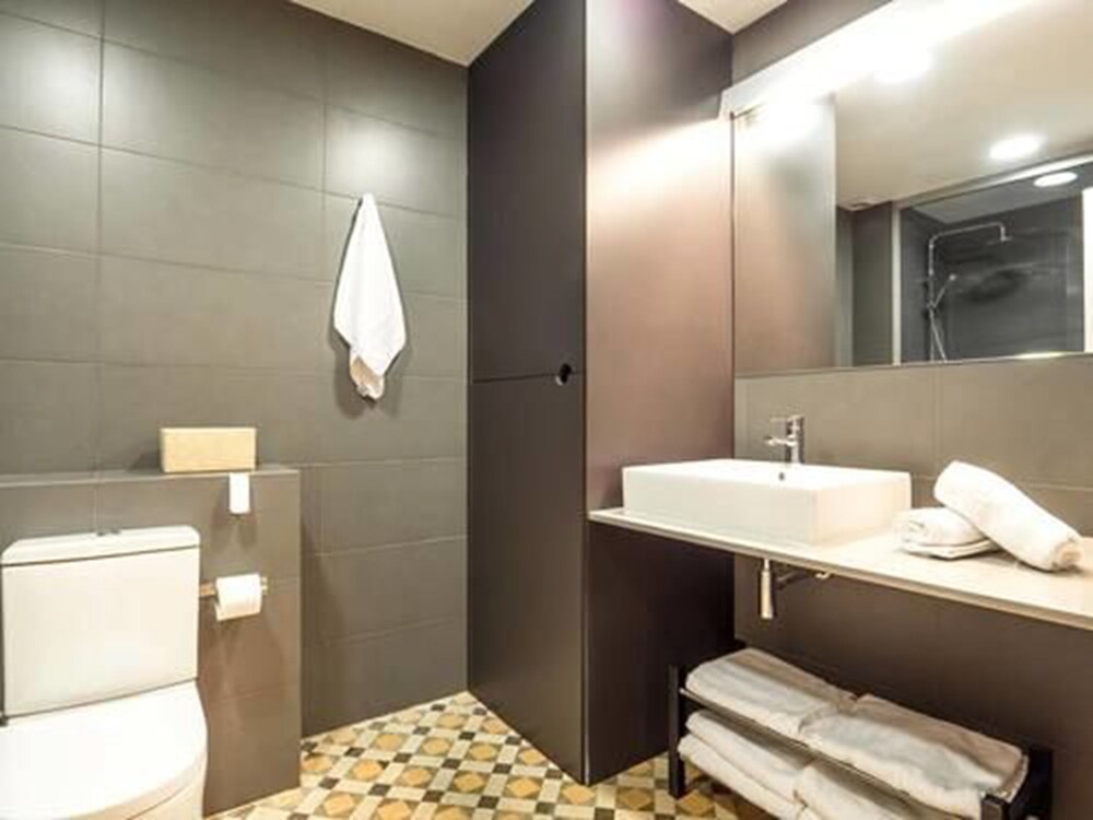 Apartment, 2 Bedrooms - Bathroom