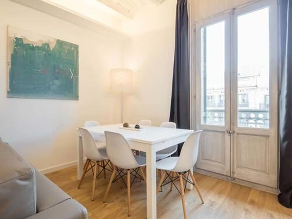 Superior Apartment, 3 Bedrooms - Living Room
