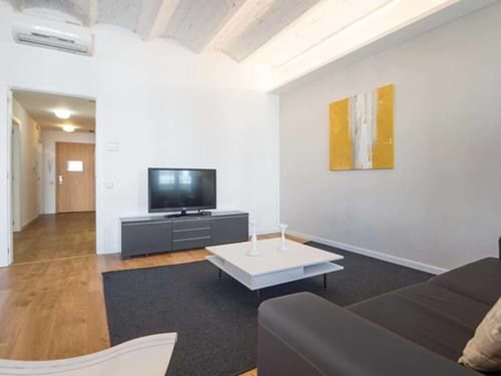 Apartment, 3 Bedrooms - Living Room