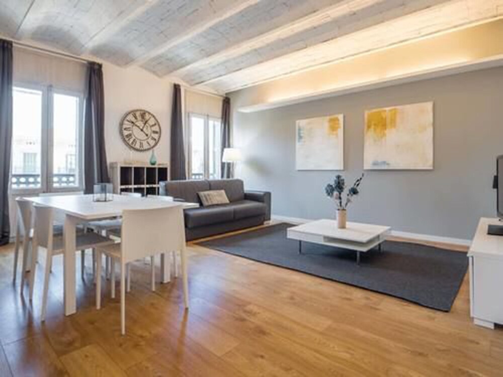 Superior Apartment, 3 Bedrooms - Living Room