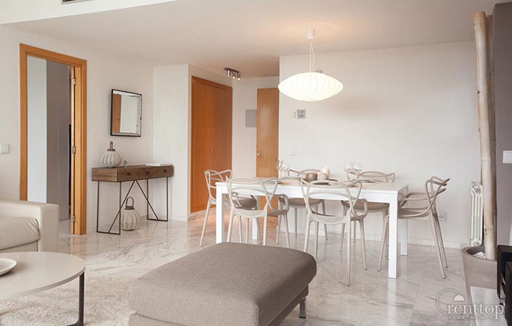 Beachfront 3 Bedroom Apartment - Living Area