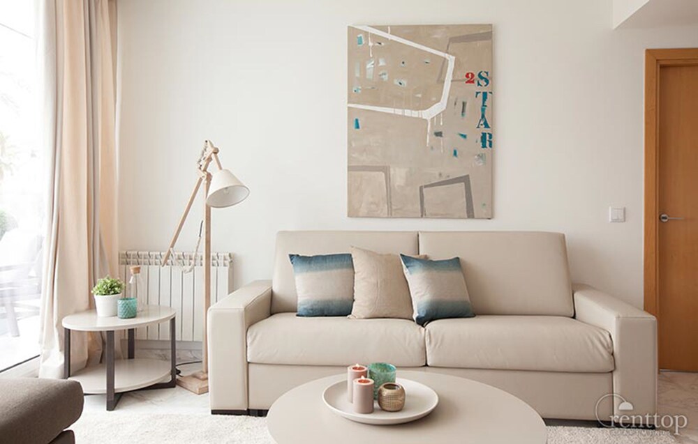 Beachfront 3 Bedroom Apartment - Living Room