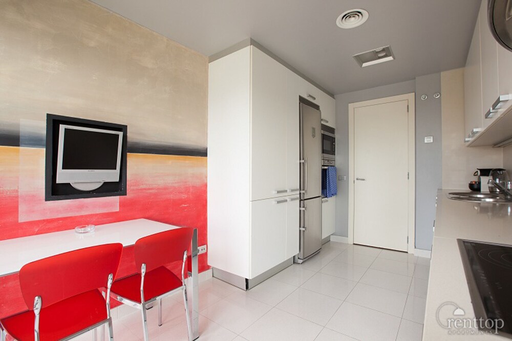 Superior Apartment, 4 Bedrooms - In-Room Kitchen
