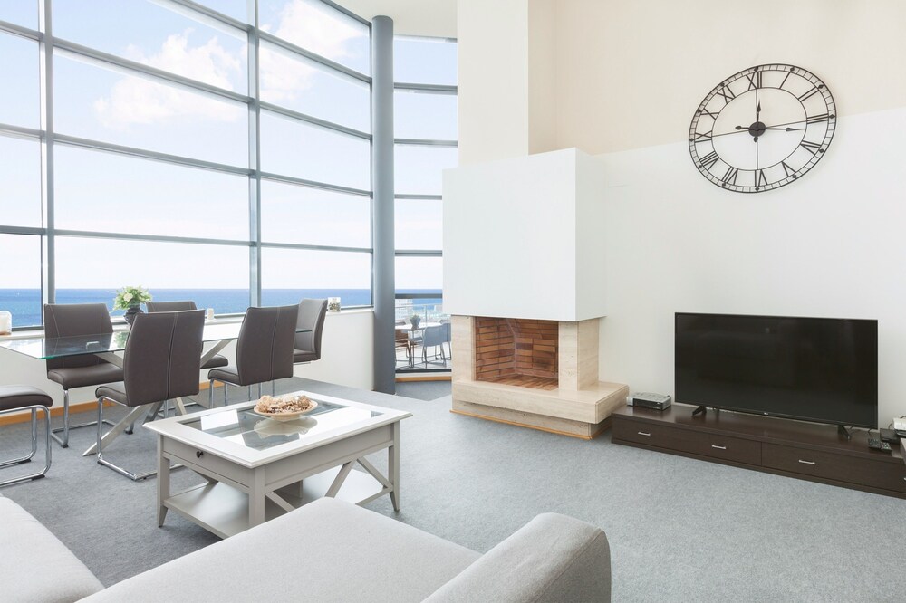 Penthouse, 4 Bedrooms - Living Area