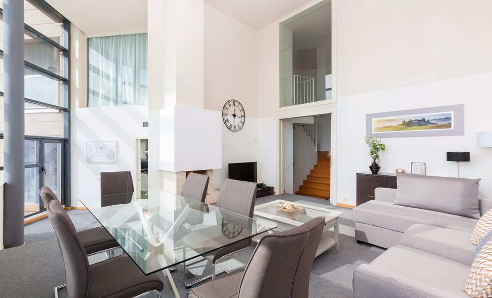 Penthouse, 4 Bedrooms - Living Area