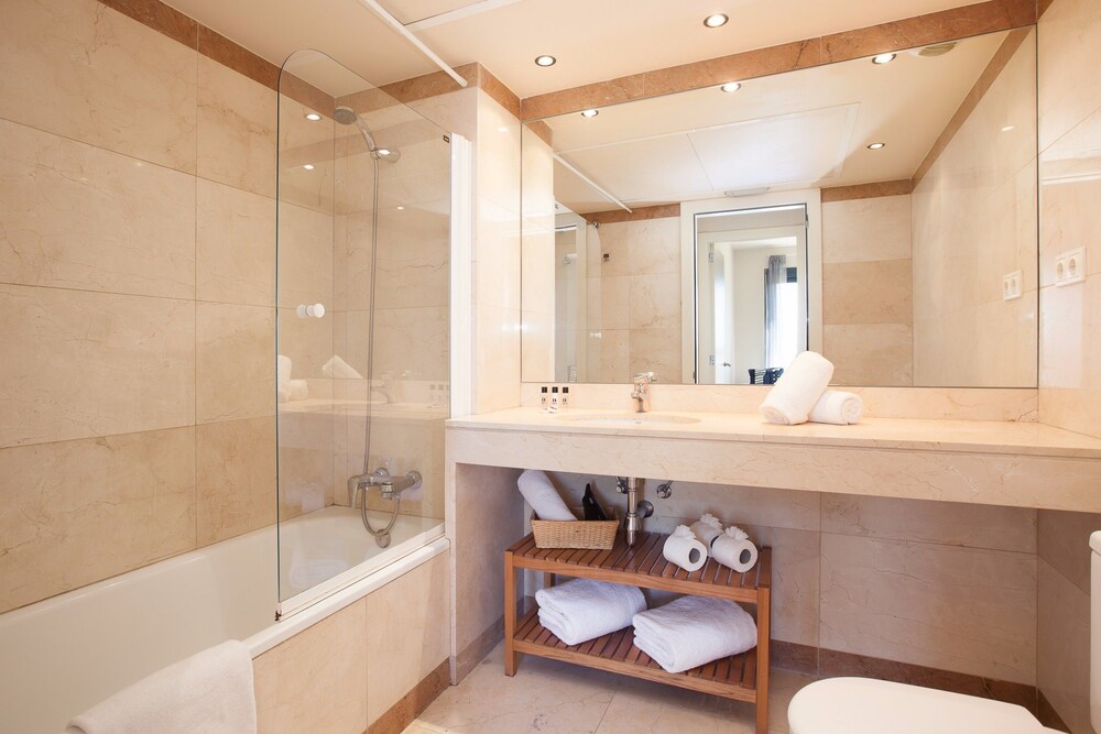 Apartment, 4 Bedrooms, Terrace - Bathroom
