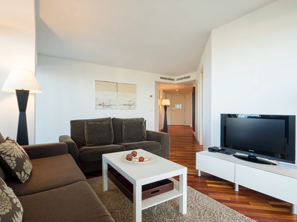Superior Apartment, 2 Bedrooms - Living Room