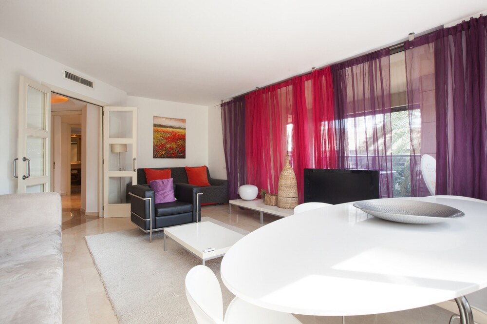 Apartment, 3 Bedrooms - Living Area