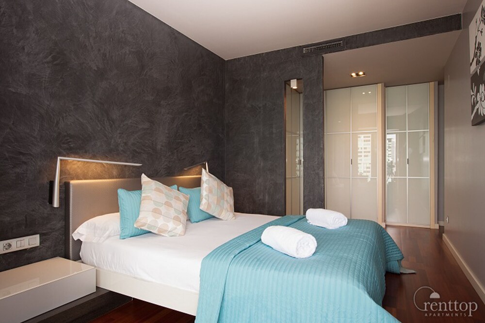 Superior Apartment, 4 Bedrooms - Guestroom