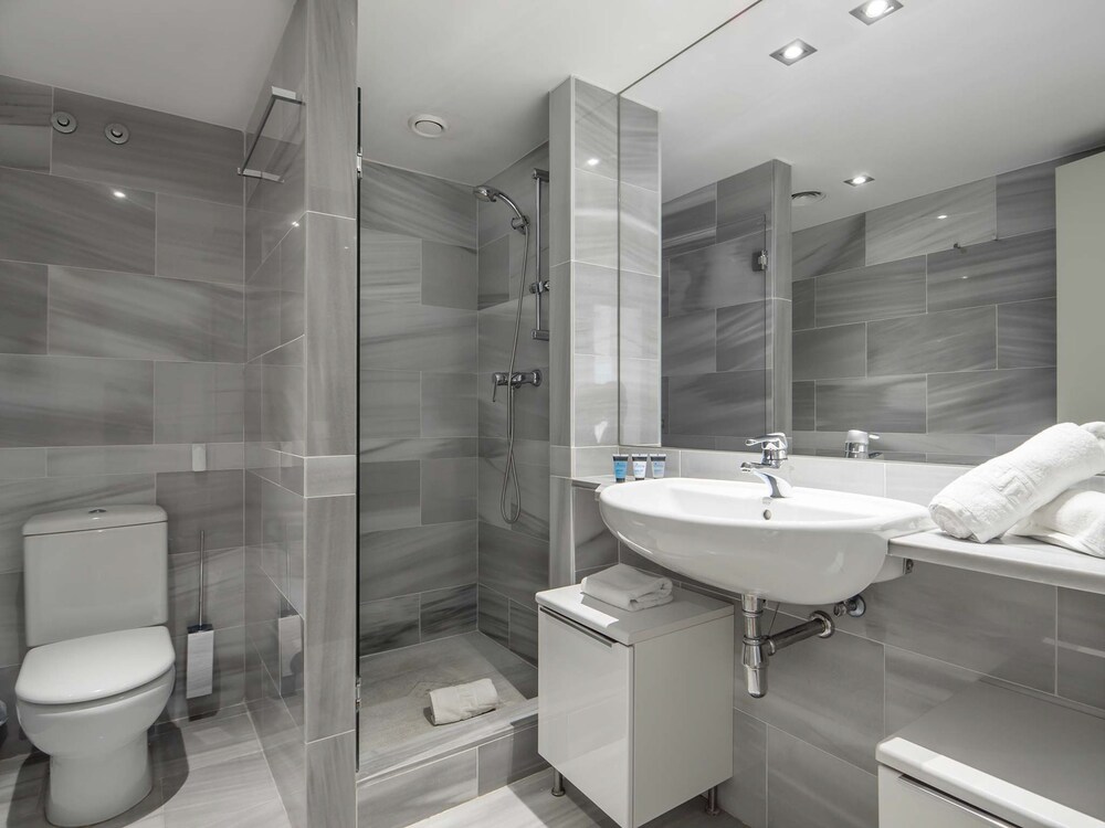 Superior Apartment, 3 Bedrooms - Bathroom