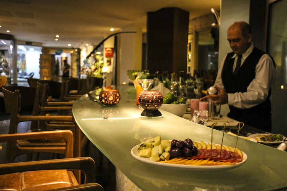 Hotel Lounge