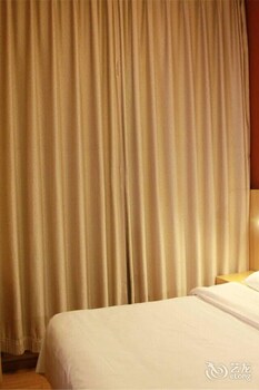 Beijing Vacations - Beijing Tiantan Xingcheng Hotel - Property Image 8