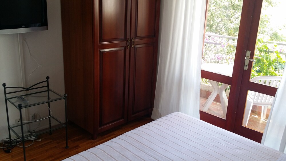 Apartment, 2 Bedrooms, Balcony - Guestroom