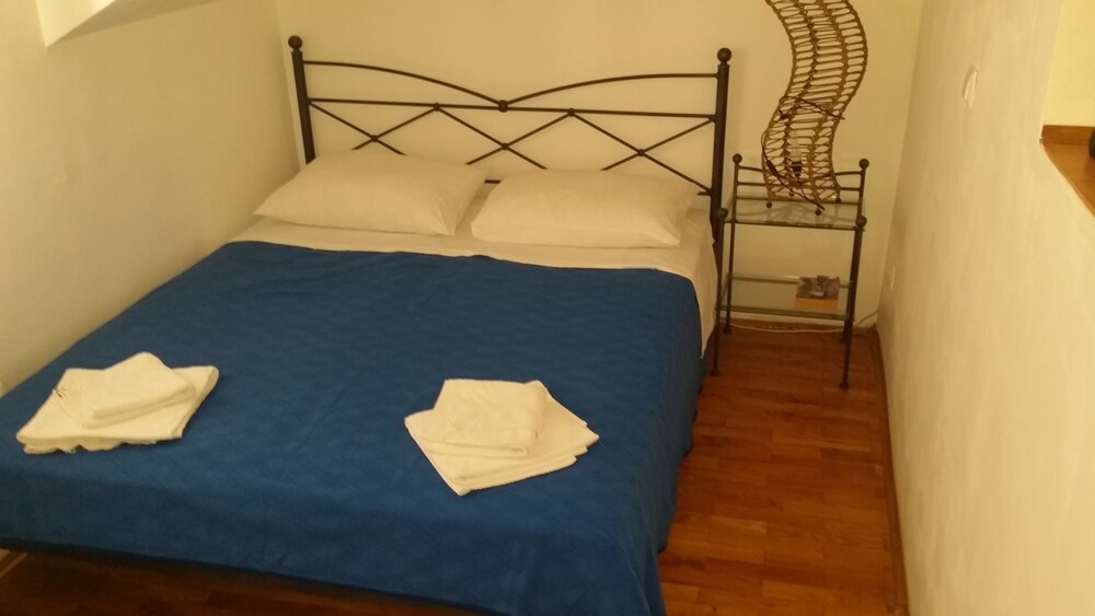 Standard Apartment, 2 Double Beds, Balcony - Guestroom