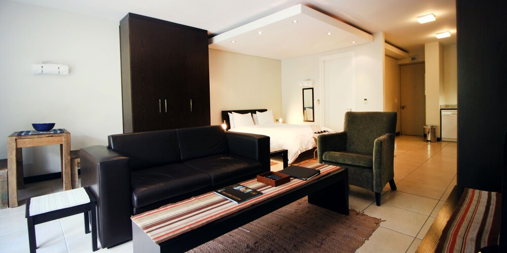 Studio, 1 King Bed - Living Area