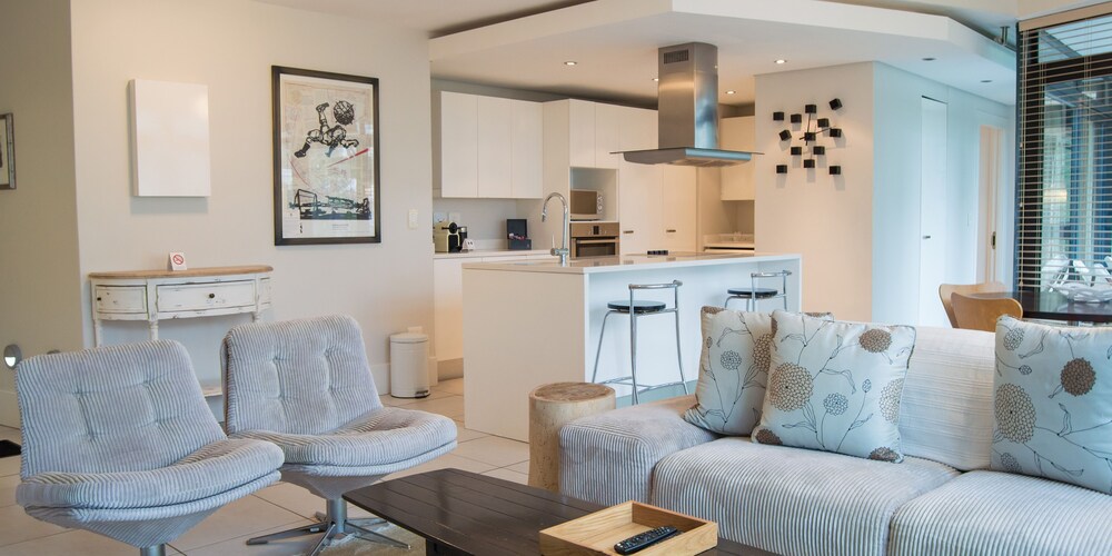 Two Bedroom Loft Apartment - In-Room Kitchen