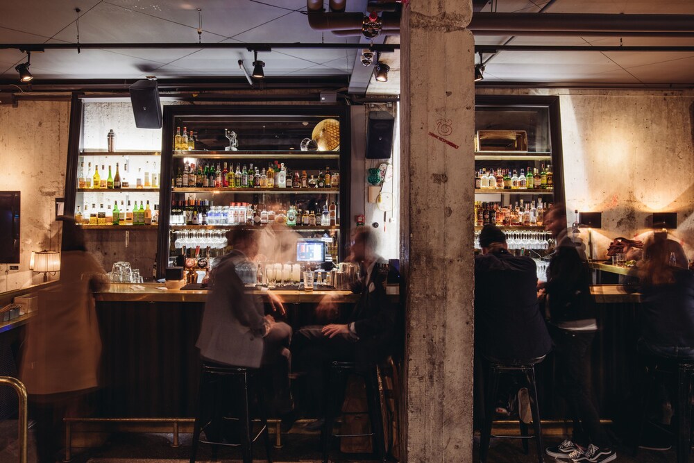 Hotel Bar