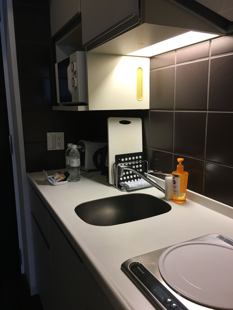 Private kitchenette, Citadines Shinjuku Tokyo