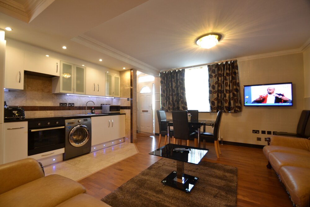 Superior Apartment, 3 Bedrooms - In-Room Kitchen