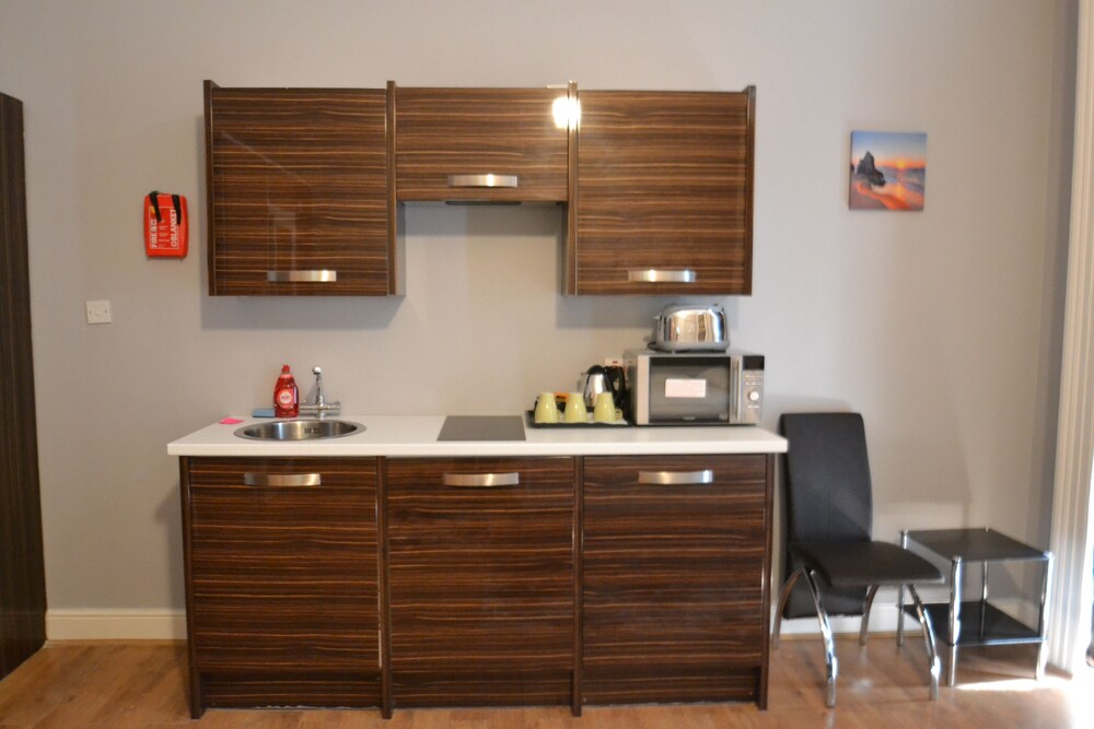 Standard Studio (1 Double and 1 Single Bed) - In-Room Kitchenette