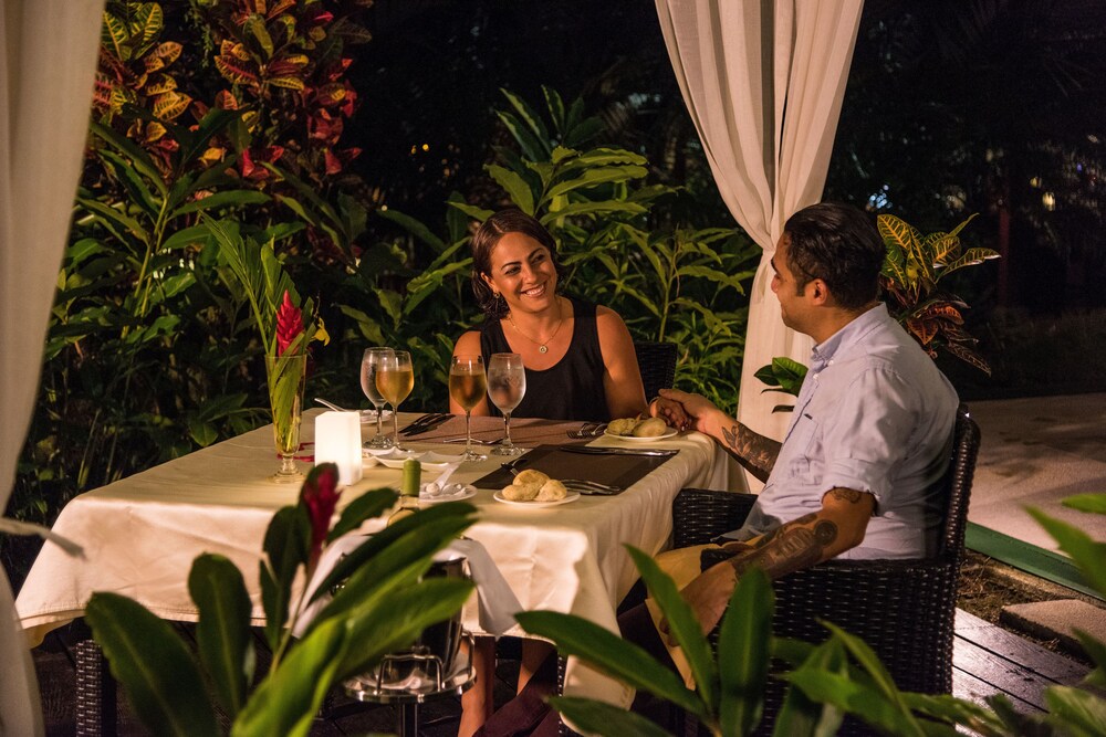 Couples Dining