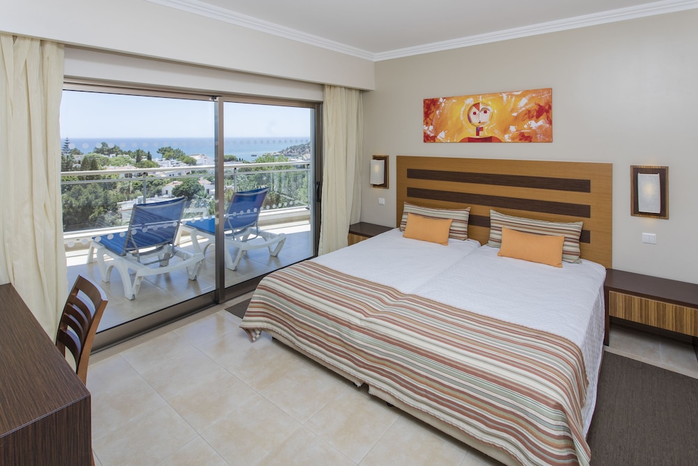 Superior Apartment, 2 Bedrooms, Sea View - Guestroom