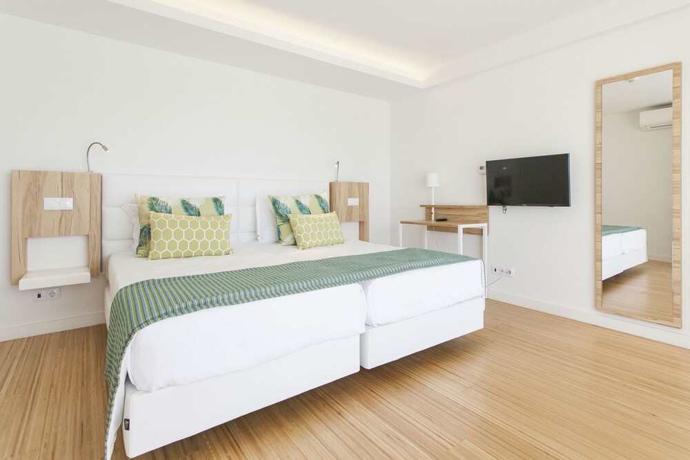 Superior Apartment, 2 Bedrooms, Sea View (Prestige) - Guestroom