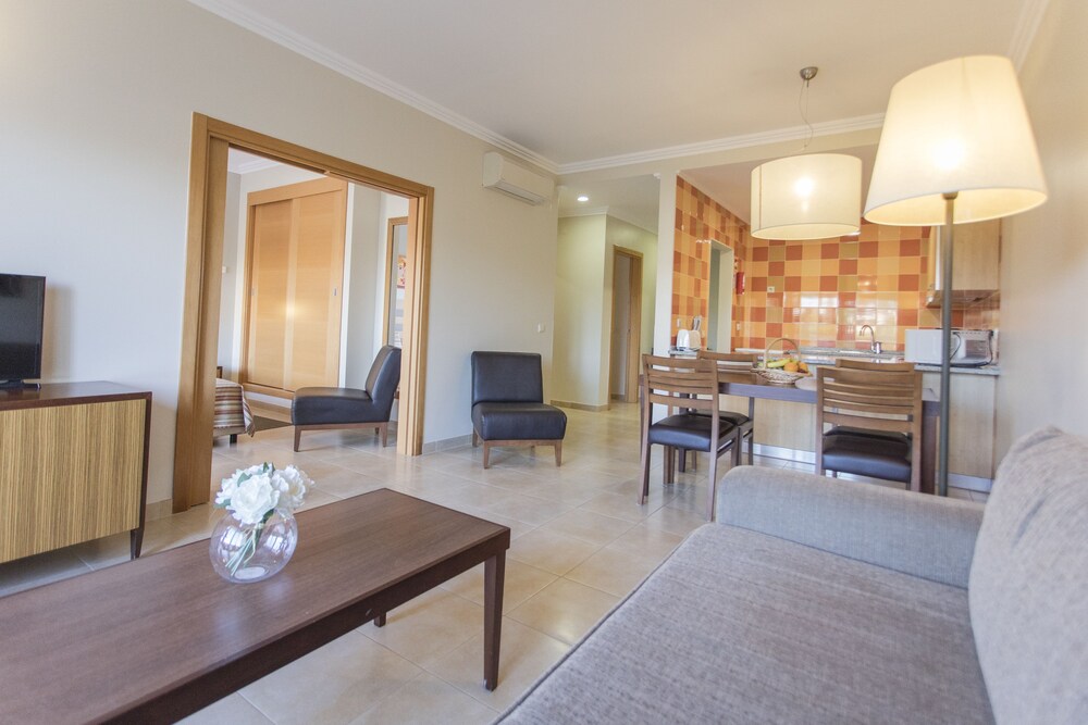 Superior Apartment, 2 Bedrooms, Sea View - Guestroom