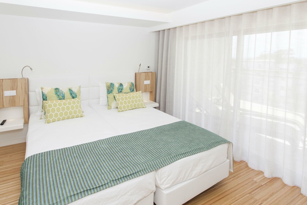Apartment, 2 Bedrooms (Prestige) - Guestroom