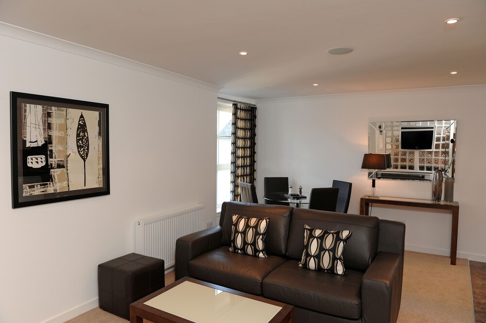 Studio, 1 Double Bed - Living Area