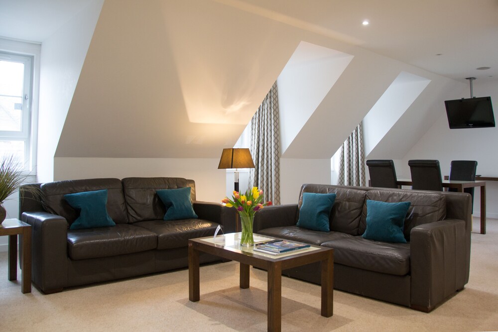 Penthouse, 2 Bedrooms - Living Room