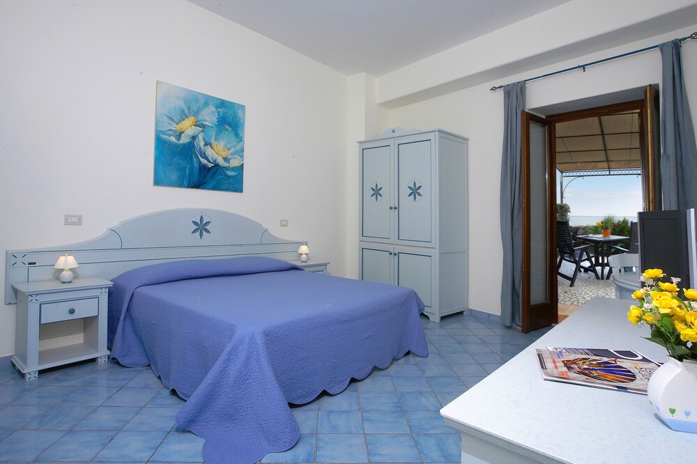In-Room Kitchenette