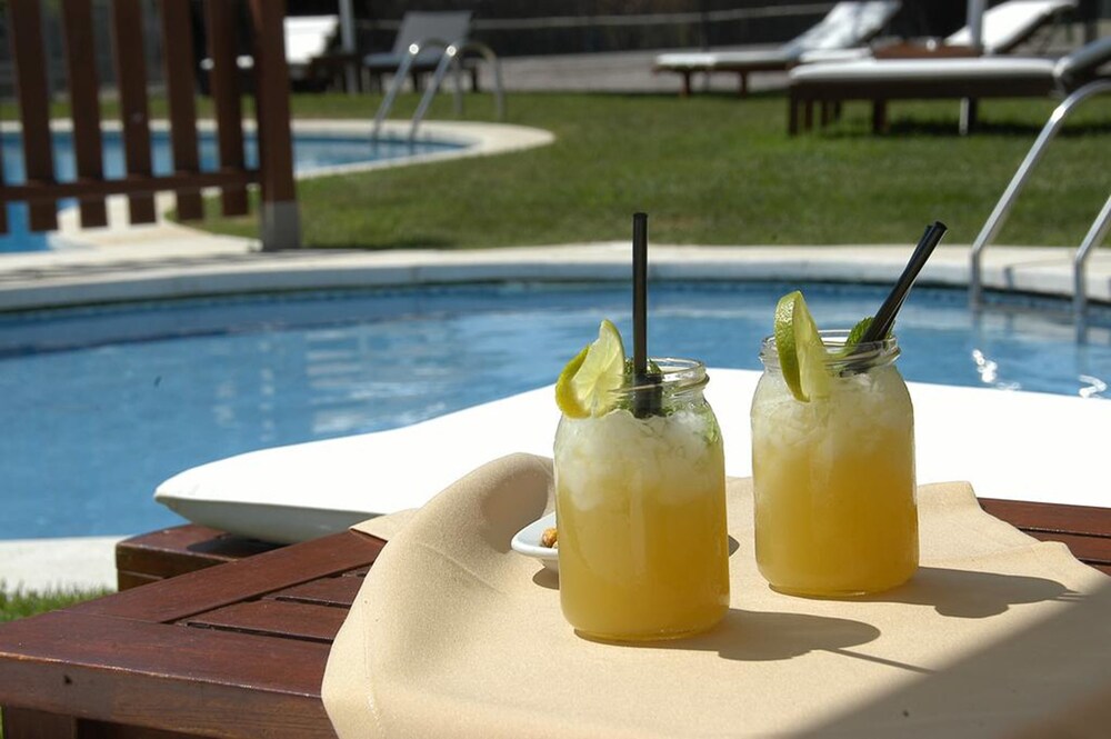 Poolside Bar