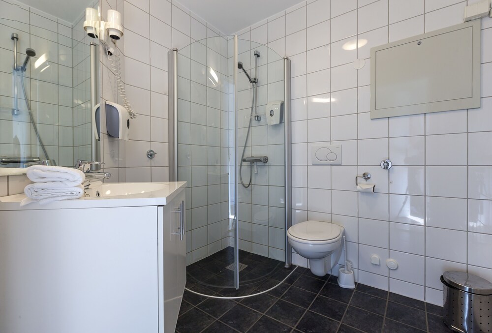 Deluxe Apartment, City View - Bathroom