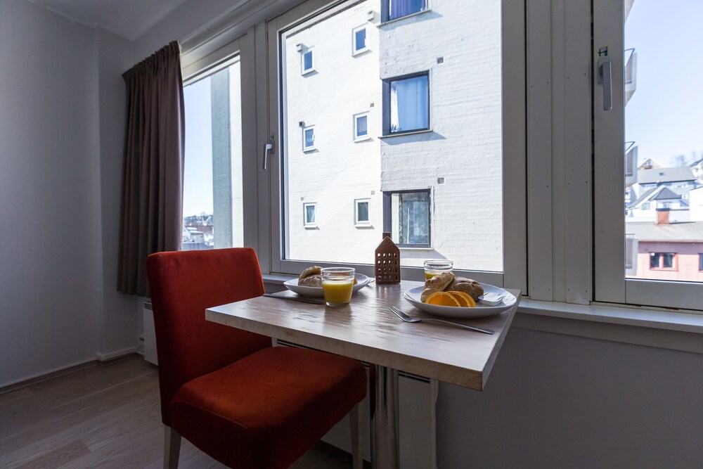 Single Room, Kitchen - Room Service - Dining