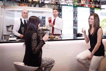 Hotel Bar