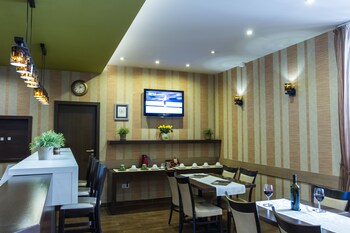 Central Hotel 21