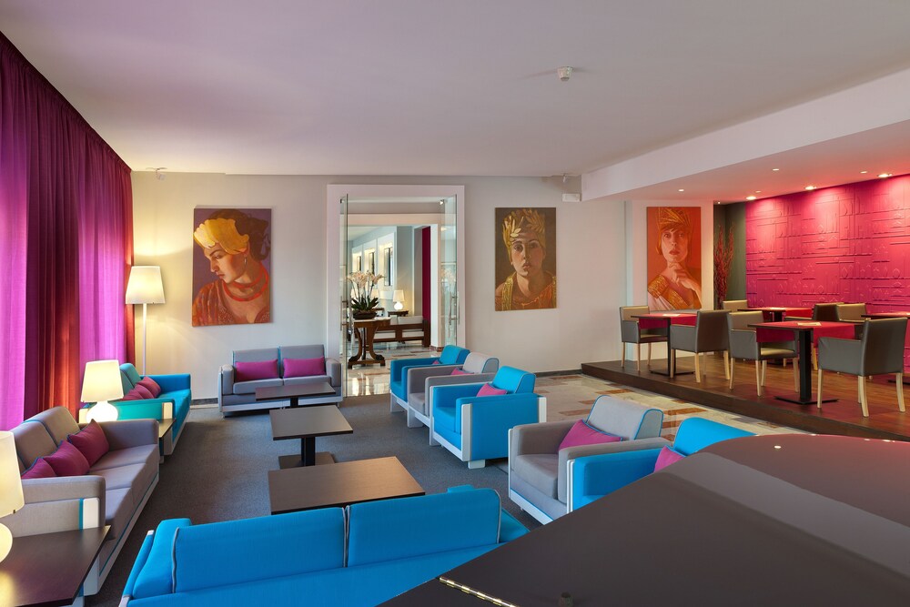 Hotel Bar