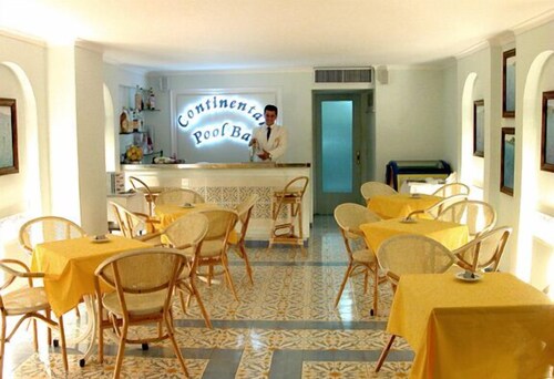 Hotel Lounge