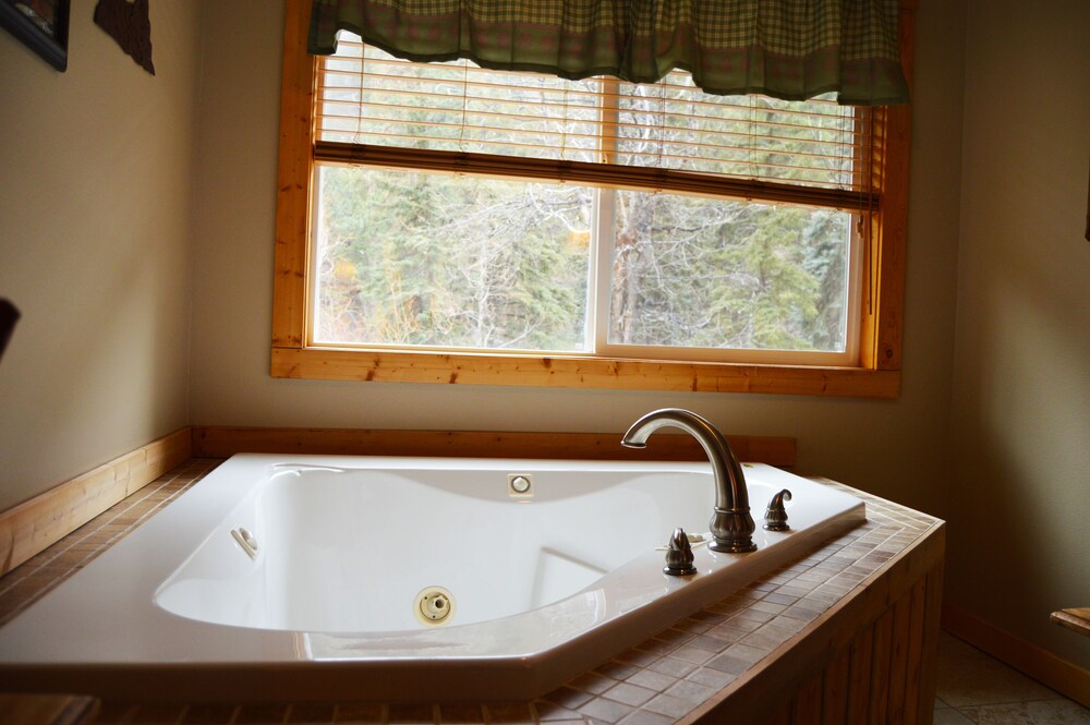 Jetted Tub